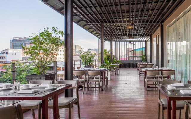 Altos Hotel