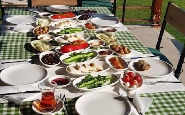 Adayel Otel & Bağ Evi