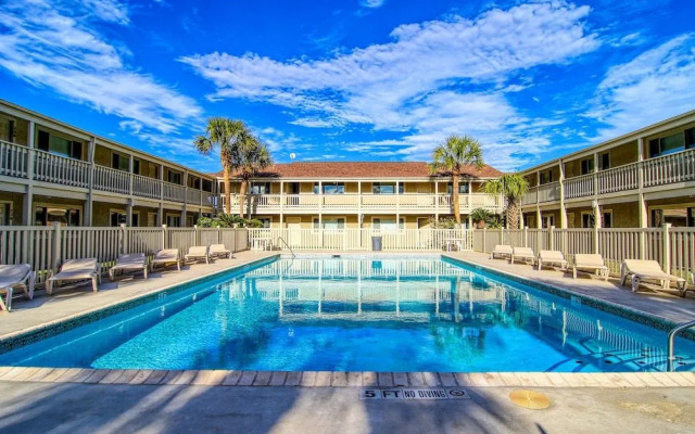 Courtyard #106 - 1 Br Condo