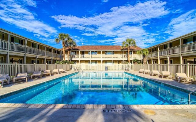 Courtyard #106 - 1 Br Condo
