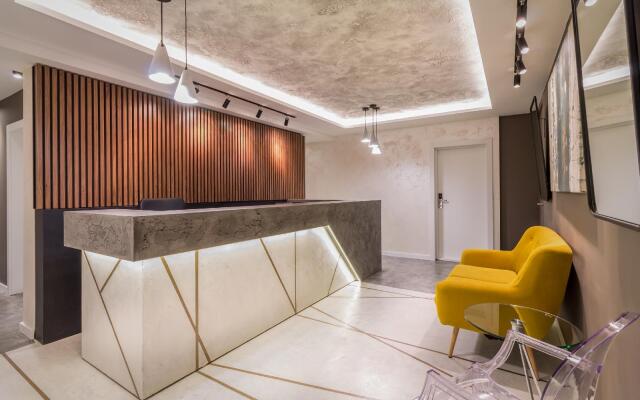 Level Luxury Suites