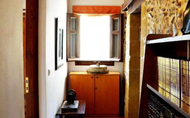 Kamara Stone House