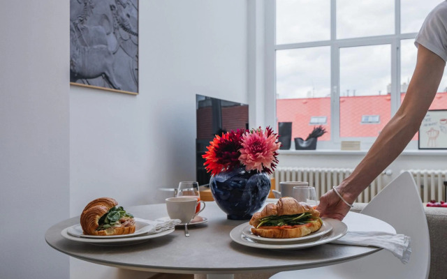 Sophisticated Apartment in Vinohrady by Prague Days