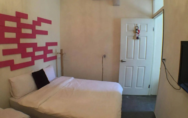 Huei Shiung Hostel