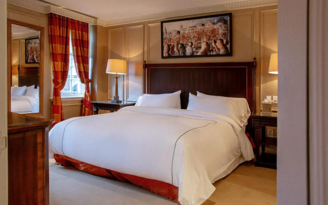 Windsor Arms Hotel
