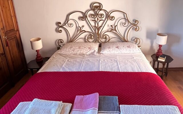 Tuscan Villa 5mins From Beach, Sleeps 8, ev Point