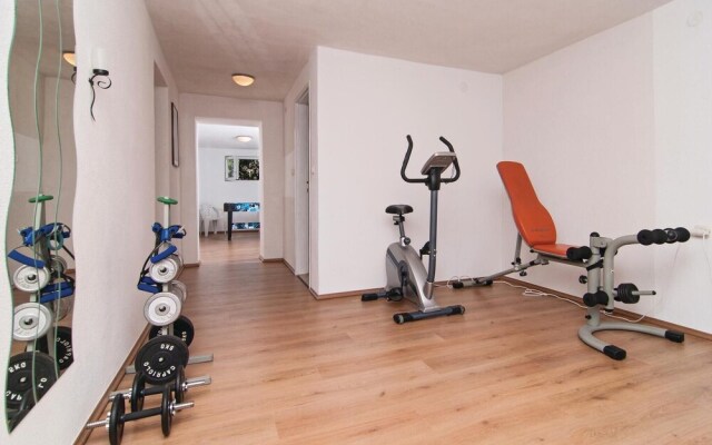 Awesome Home in Supetar With 3 Bedrooms and Wifi