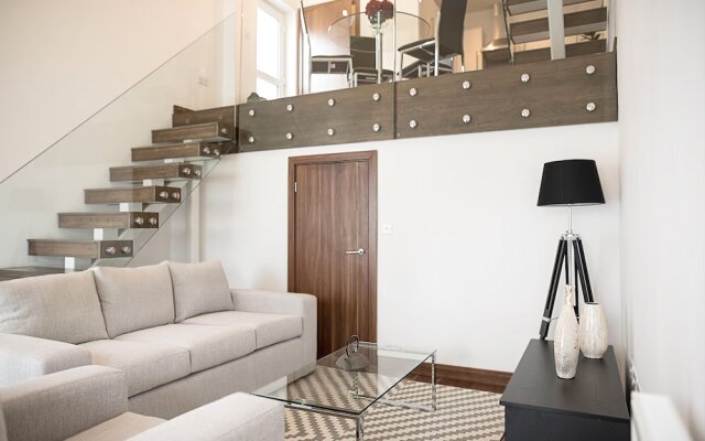 Rayleigh Lodge 2-Bedroom House