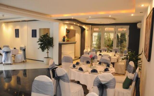 Lira Inn