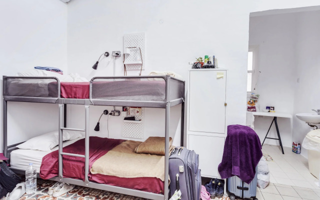 Granny's Inn - Hostel