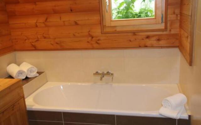Egg SAUNA & LUXURY chalet 16 pers