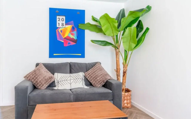 Newly Renovated 2-Bed Home in Newport