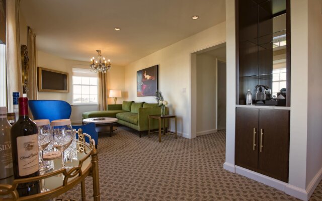 The Historic Cavalier Hotel and Beach Club, Autograph Collection