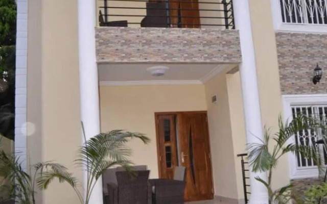 4bed Villa Sleeps 8 - Wifi, Parking, Garden