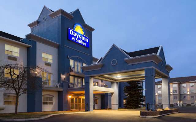 Days Inn & Suites by Wyndham Brooks