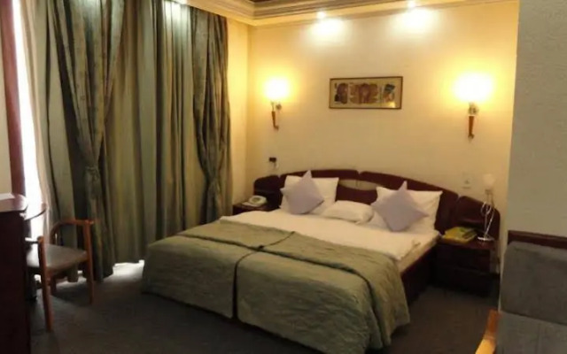Comfort Suites