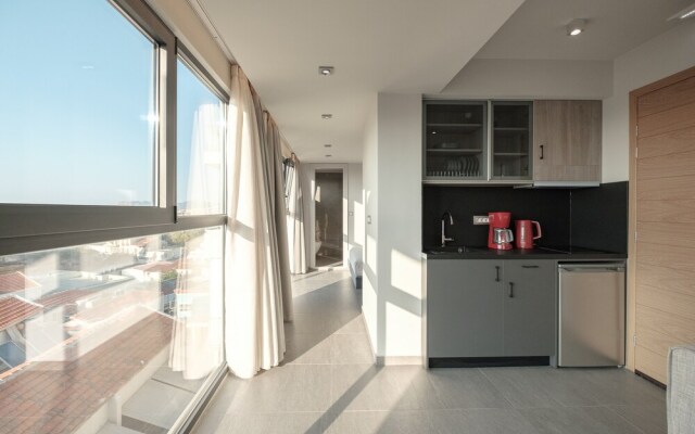 Sky-High Central Penthouse - 01