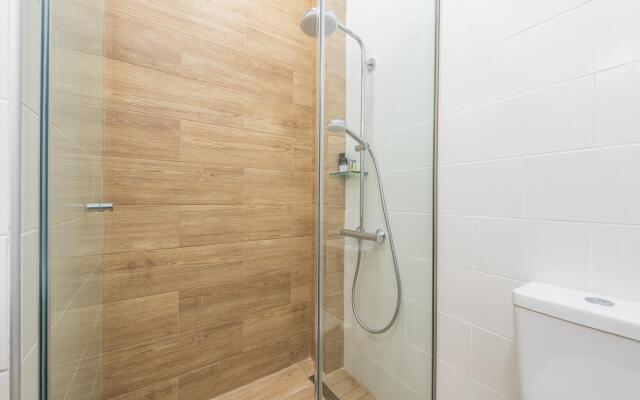 Fresh and Clean apt for 6 in Koukaki