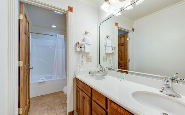 Quality Inn Creekside - Downtown Gatlinburg