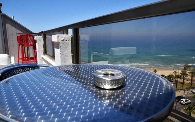 Penthouse Apartment On The Beach