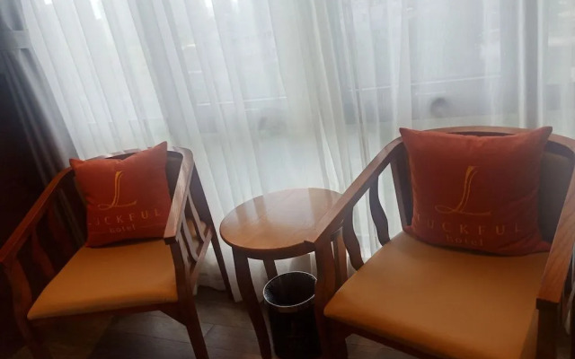 Luckful Hotel