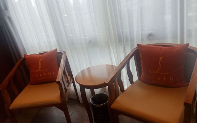 Luckful Hotel