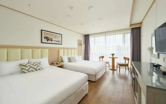 Shin Shin Hotel Jeju City