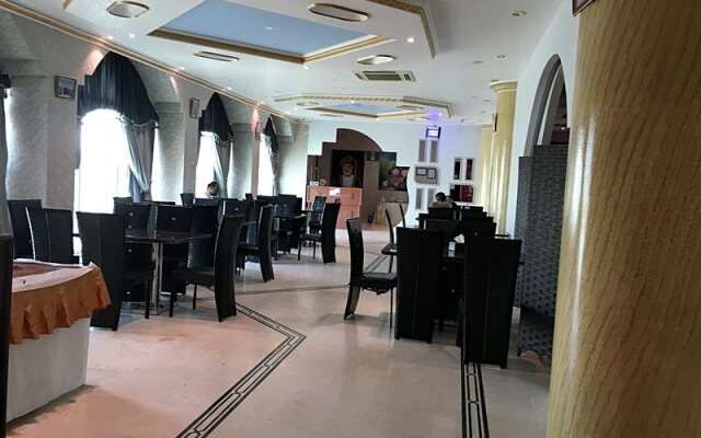 Safari Hotel