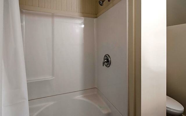 Mariachi Plaza Hotel