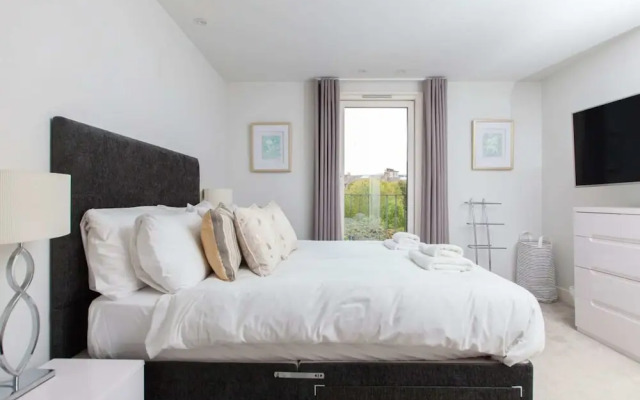 Luxurious Central Edinburgh Apartment - Sleeps 6