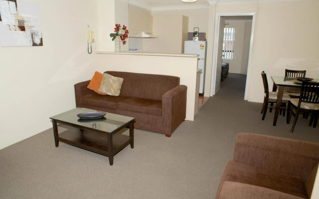 Chevron Palms Holiday Apartments by Gold Coast Premium