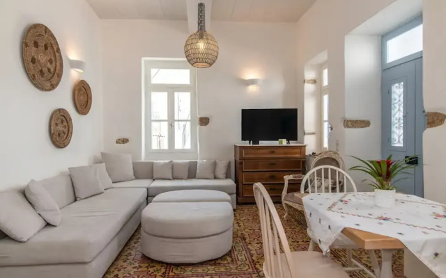 Cycladic House Tinos in the Heart of Tinos City