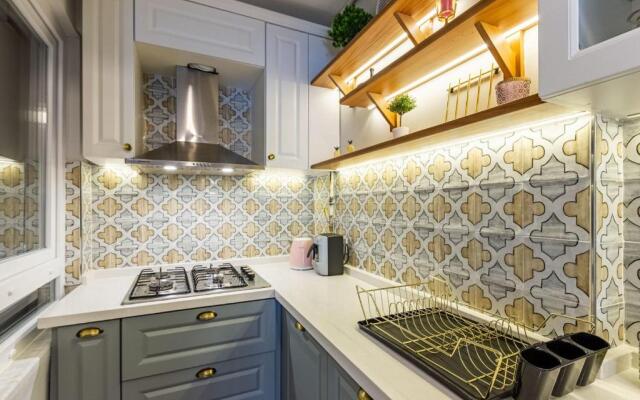 Stylish Apartment in Moda near Popular Attractions with Balcony