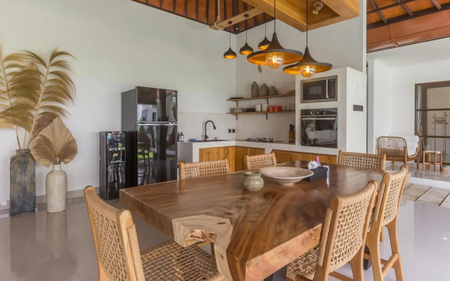 Charming 3 Bedrooms Villa Beach Walking Distance