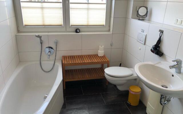 Fritz_Reuter_Str_Sonnenuhr_Wg_5