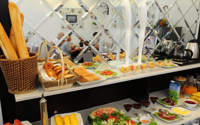 Hanoi Glance Hotel