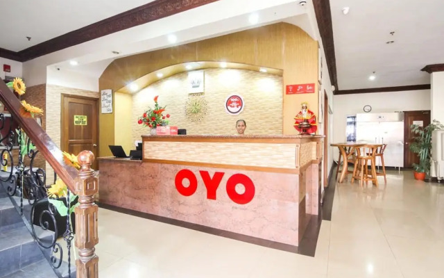 Oyo 130 Jy Crown Palace