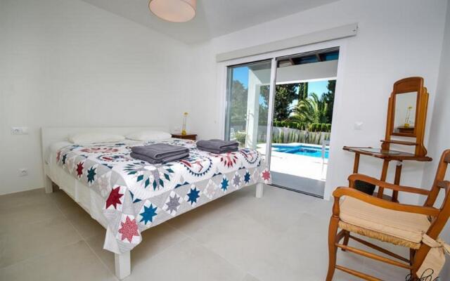 8738 - Great Villa Near Beach & Marbella