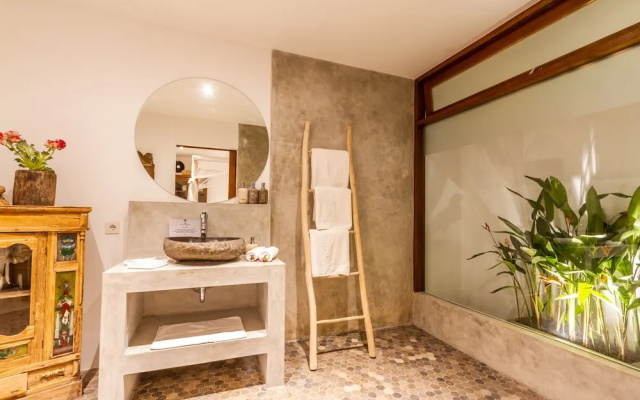 Villa Namu by Alfred in Bali