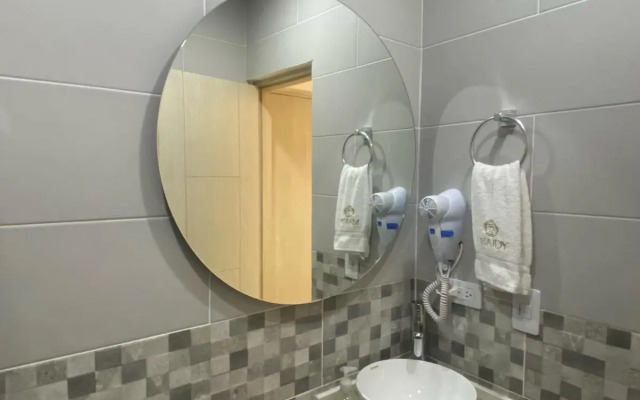 Maidy Luxury Hotel