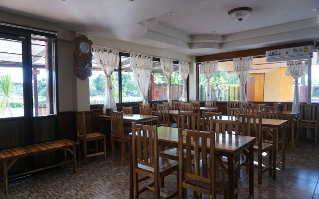 Lampang Bouteak Resort