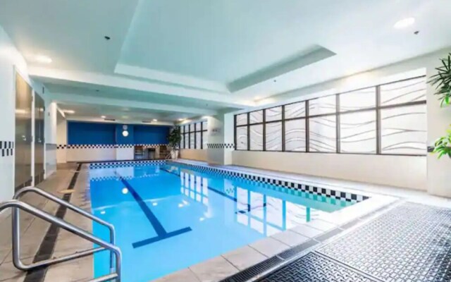 Pool, Gym And Style In The Cbd