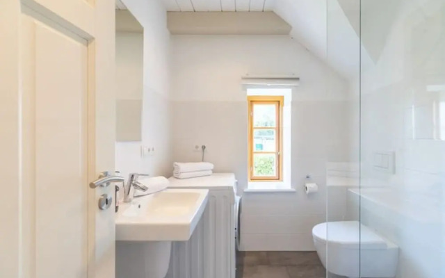 Historisches Reetdachhaus in Ruhiger Lage