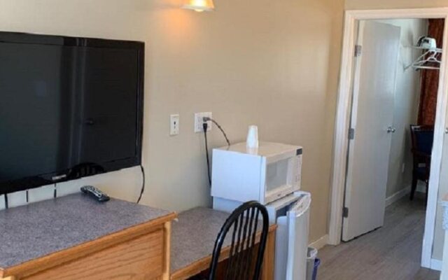 Red Deer Inn & Suites