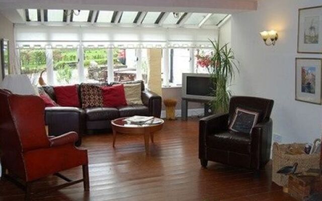 Bridge of Lochay Hotel