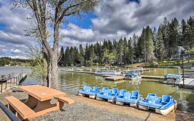 Yosemite Home Base: Community Perks + Lake Access!