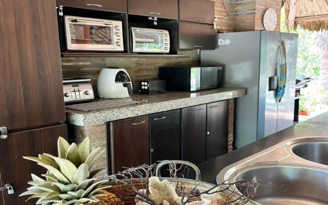 Mahanaim Beach House 20 min from CTG