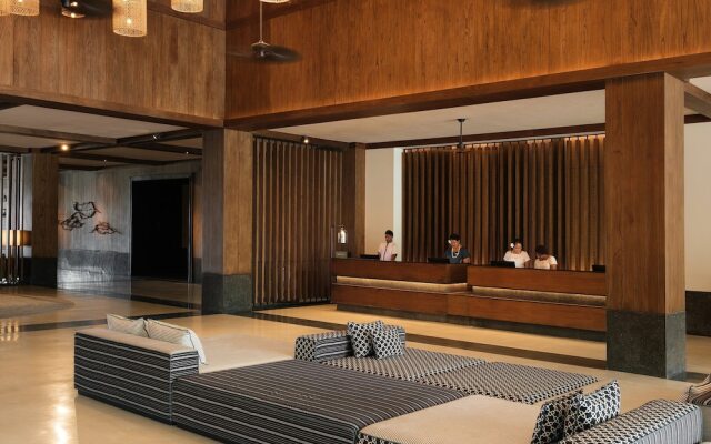 Crowne Plaza Fiji Nadi Bay Resort & Spa by IHG