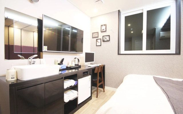 Haru Hotel