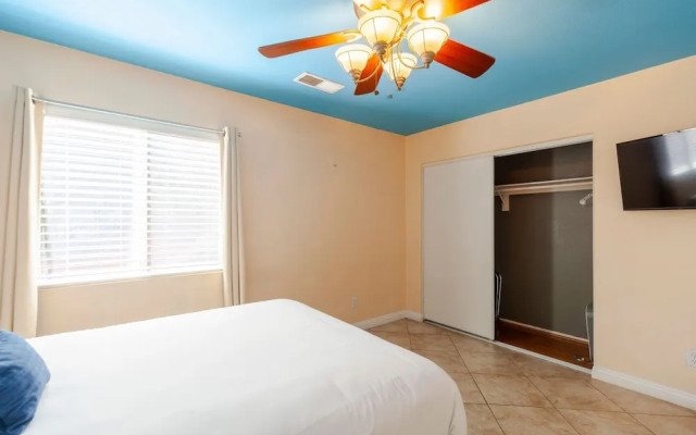 4BR-Retro Game Room-Theater-Pool & Spa